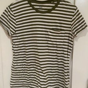 Levi’s khaki & white stripe crew neck short sleeve t-shirt. Medium